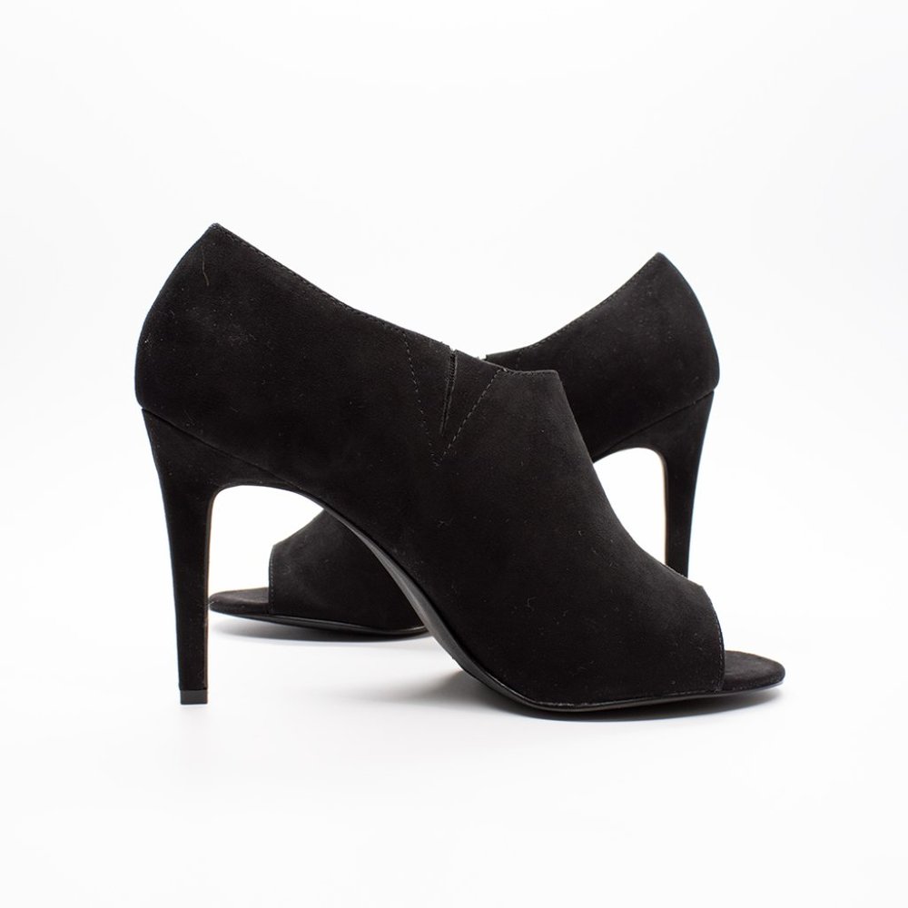 Calvin Klein Shoes Size 7.5 - Picture 5 of 7